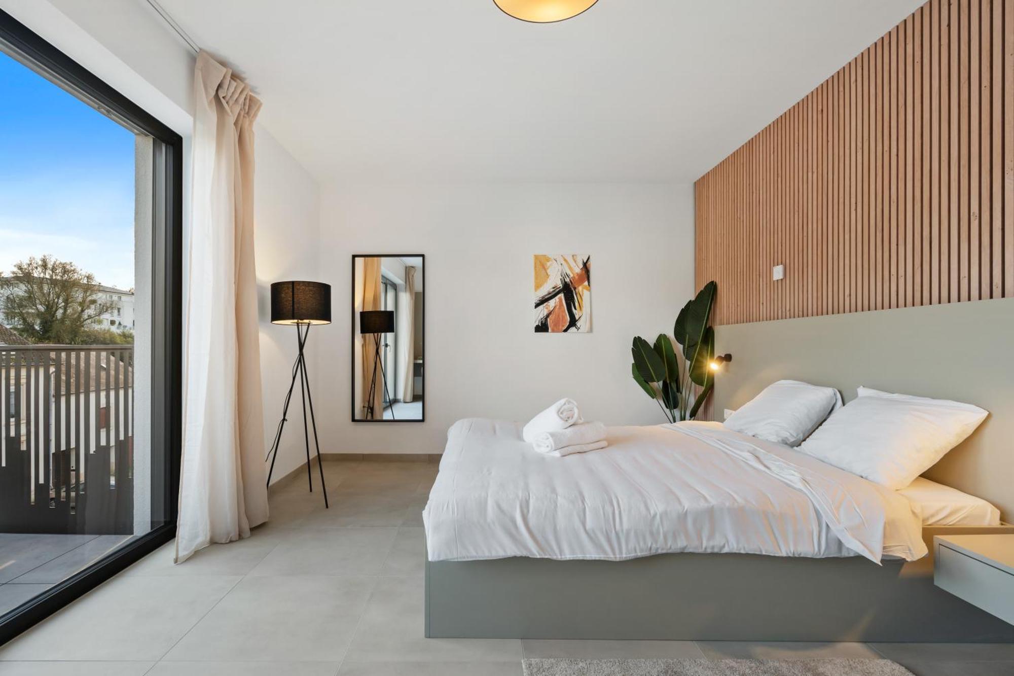 Comfort & Style In Vibrant Coliving Inn