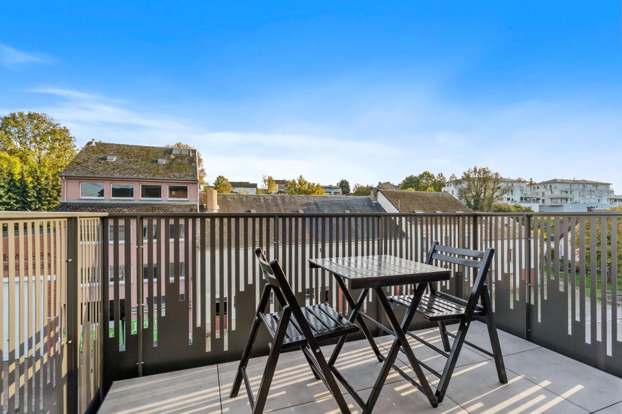 Inn Comfort & Style In Vibrant Coliving