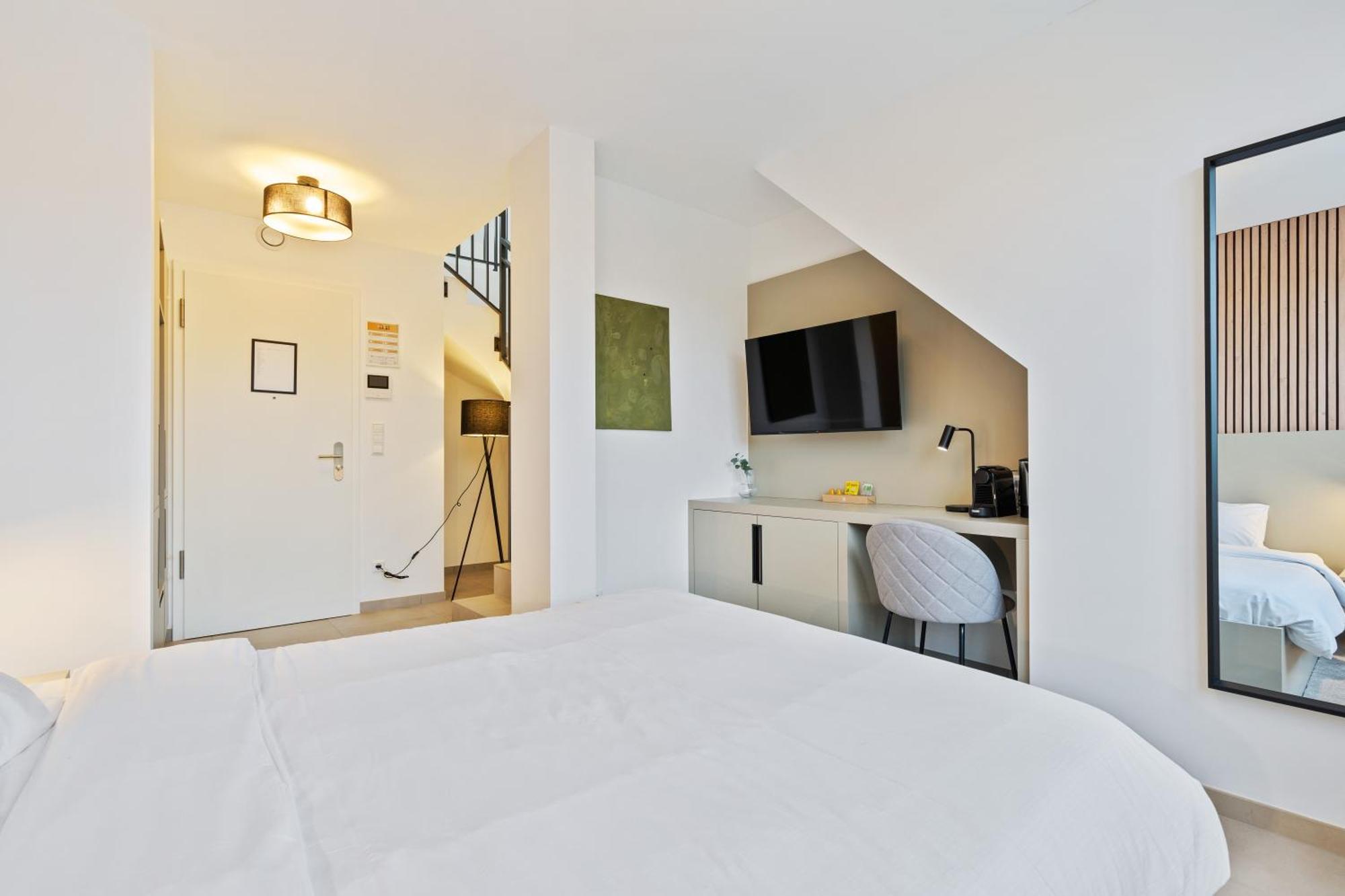 Comfort & Style In Vibrant Coliving Inn
